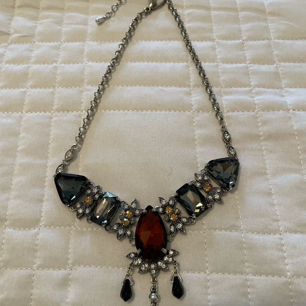 Elegant Statement Necklace